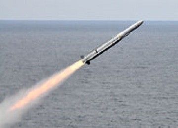 RIM-162_launched_from_USS_Carl_Vinson_(CVN-70)_July_2010