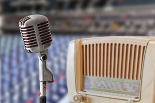 old-mic-radio