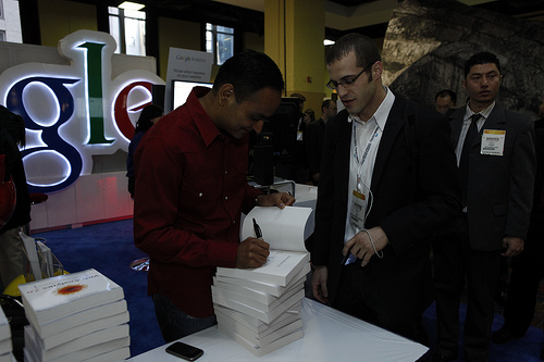 Avinash Kaushik signs his book.jpg